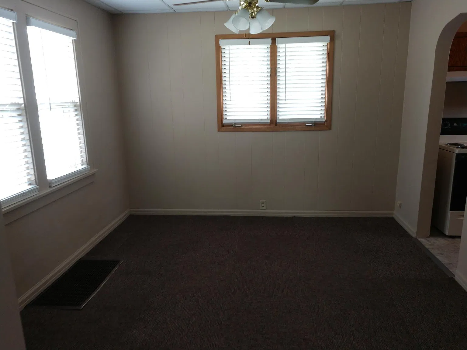 3 bed, 1500 sqft, $1,100 — Photo 3