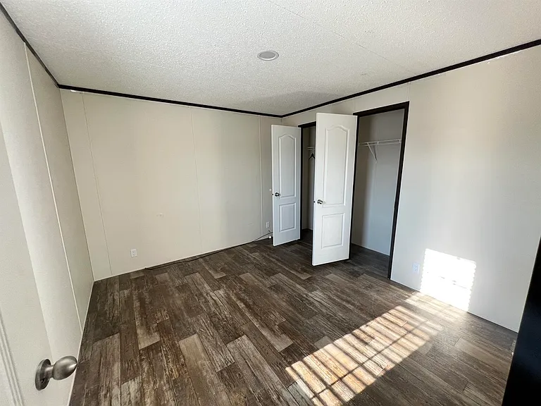 25214 Gratiot Ave #180 — Photo 2