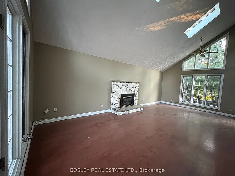 114 Lorne Ave — Photo 3