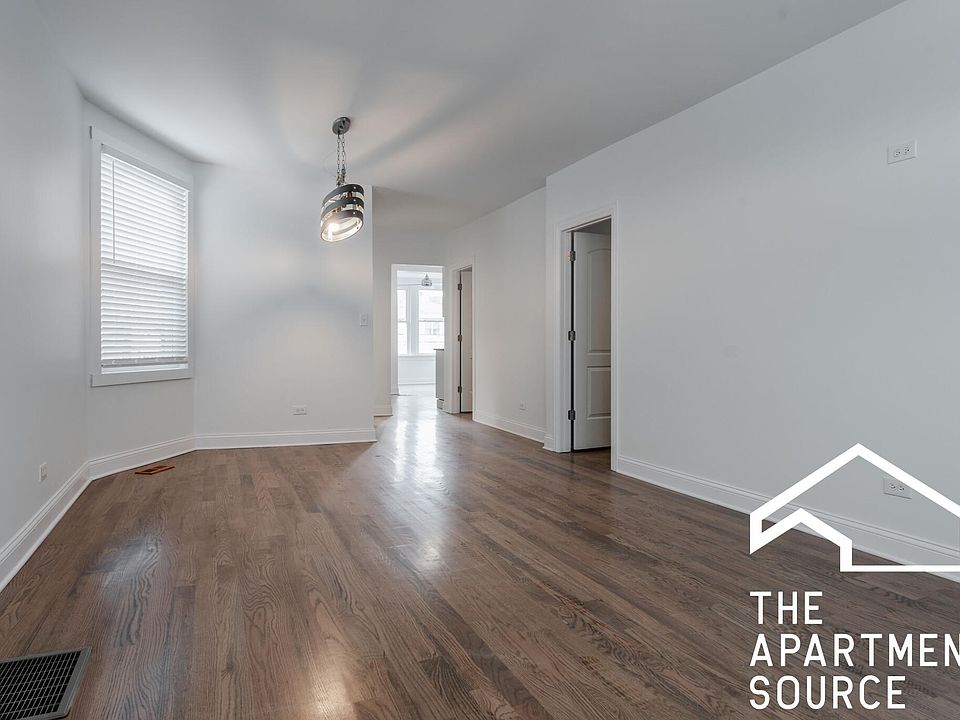 1st image of 2922 N Rockwell St #1