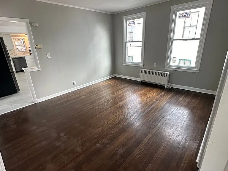 177 Hart St — Photo 8
