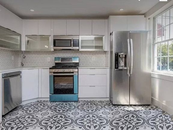 5th image of 5705 Avenue O