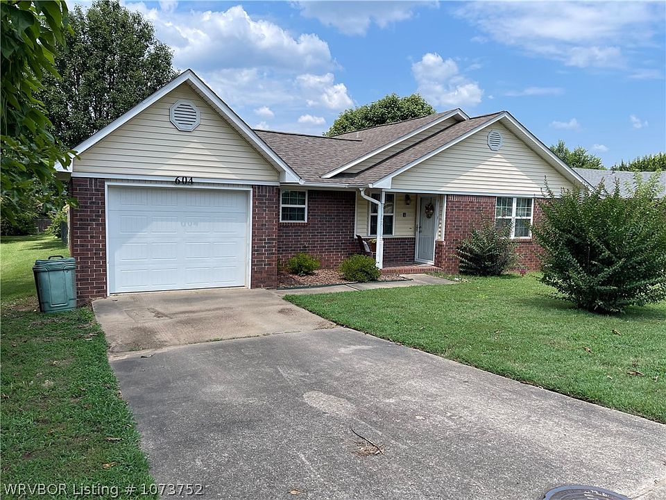 1st image of 604 Evergreen Dr
