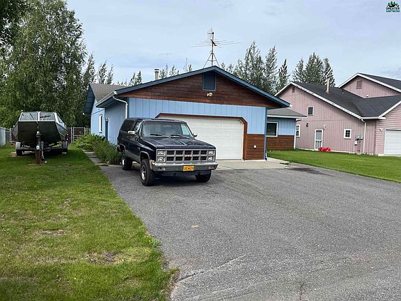 2nd image of 494 Carlton Dr