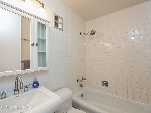 4th image of 830 S Ada St