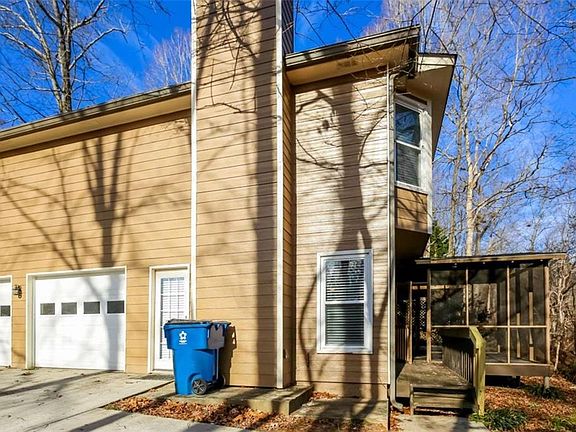 2nd image of 3170 Lakecrest Dr