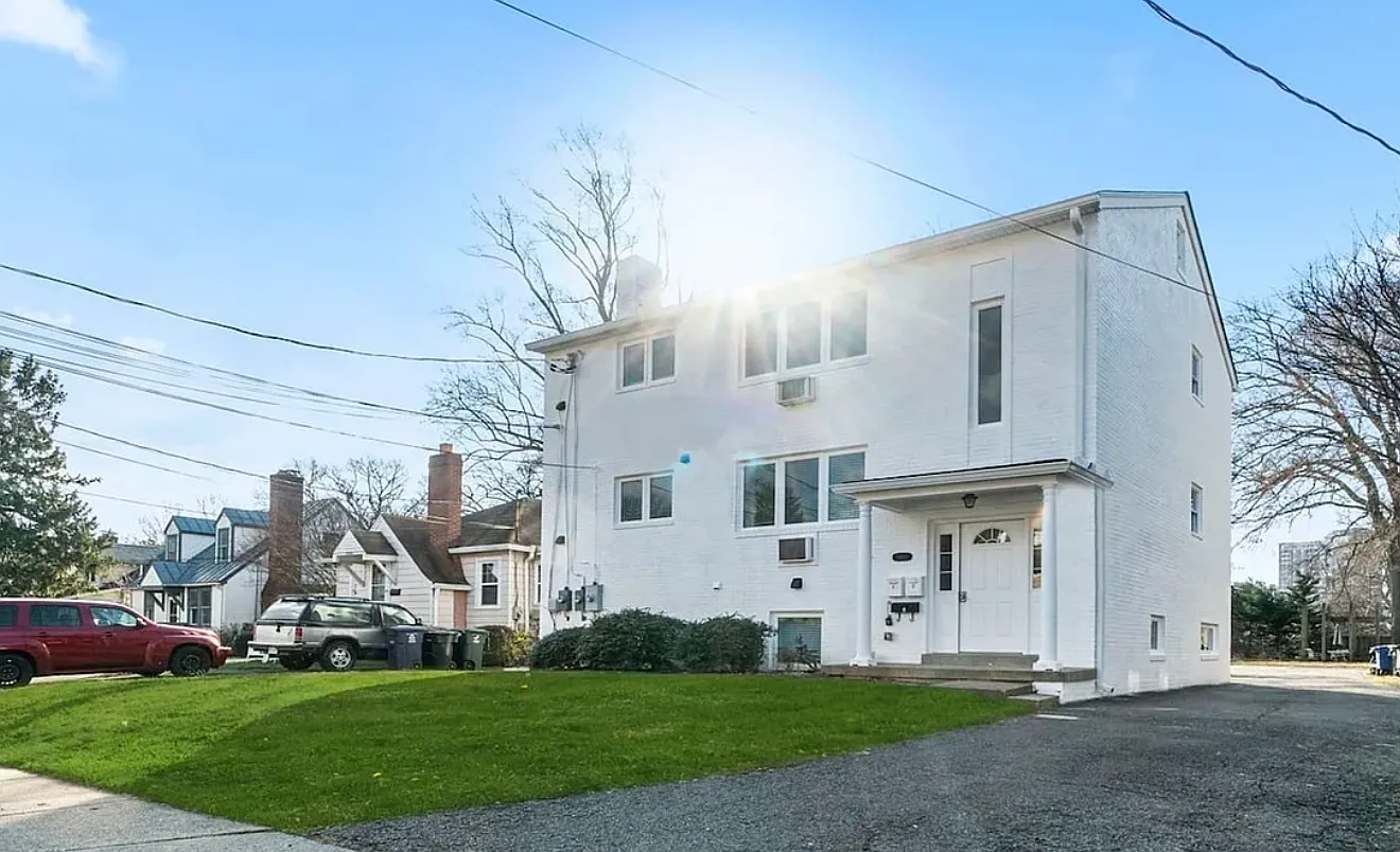 3 bed, $4,099 — Photo 1