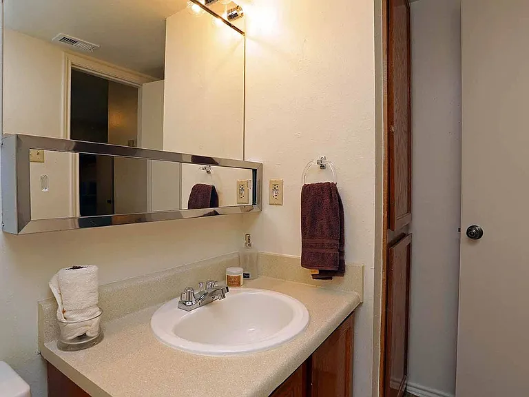 Dove Creek Villas — Photo 16