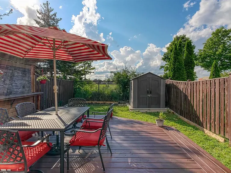 74 Fountainbridge Dr — Photo 19
