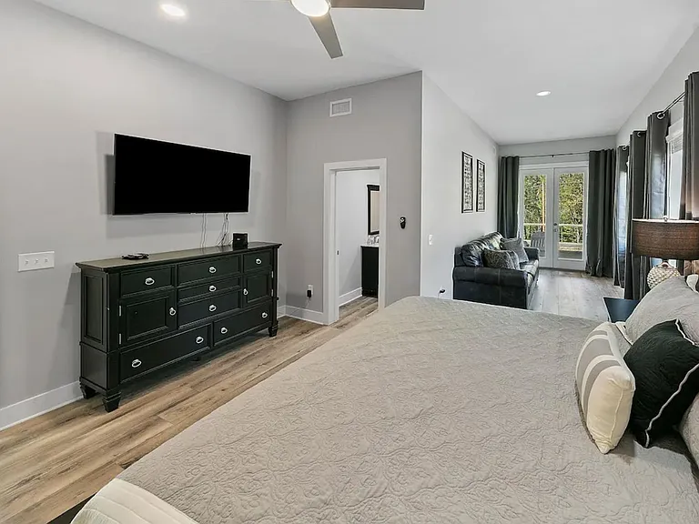 106 Summer Breeze Ln — Photo 4