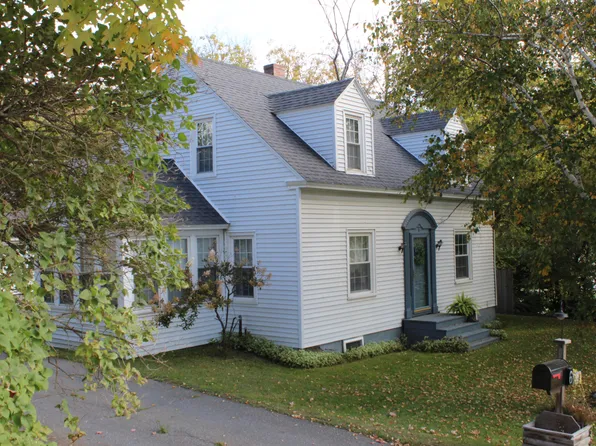 6 Elm Street, Caribou, ME 04736