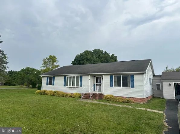 83 Montmorency Dr, Bunker Hill, WV 25413