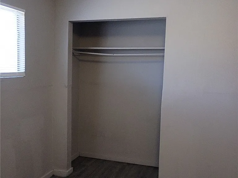 2100 Sunrise Ave #9 — Photo 9