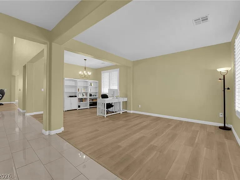 608 Highland Bluff Way — Photo 3