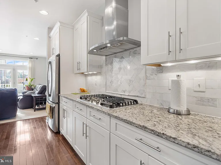 412 Blue Flax Pl — Photo 10