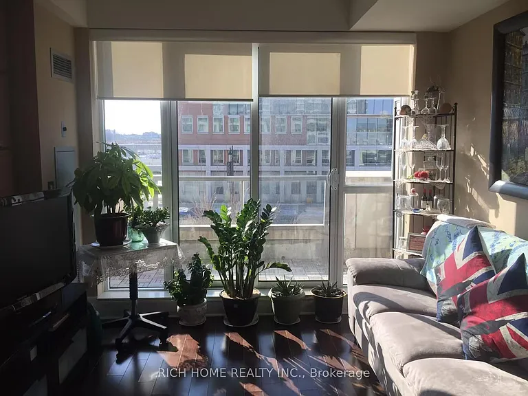 21 Upper Duke Cres #312 — Photo 20