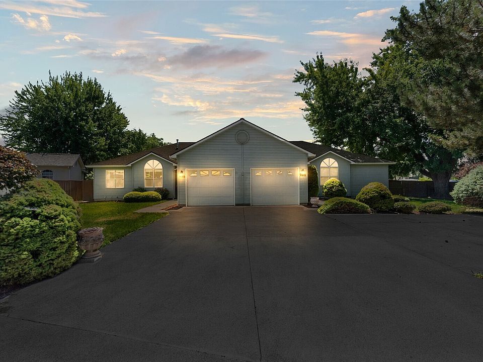 1st image of 996 SE Admiral Place