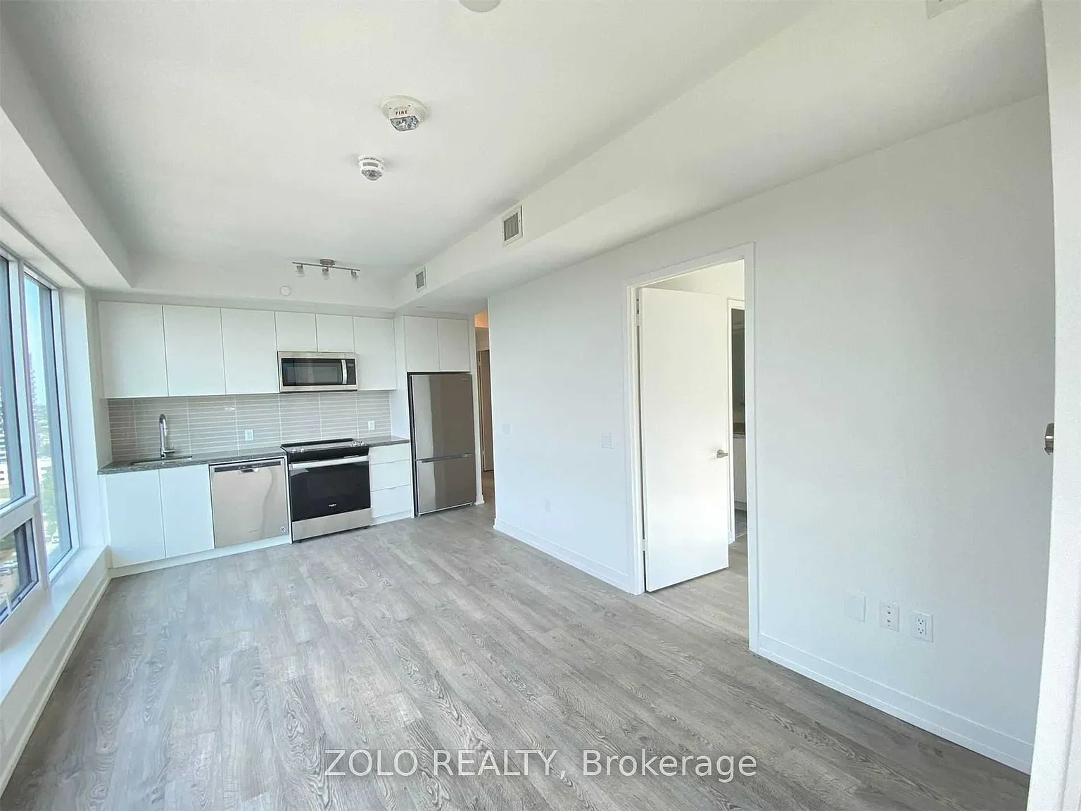 2 bed, $2,700 — Photo 2