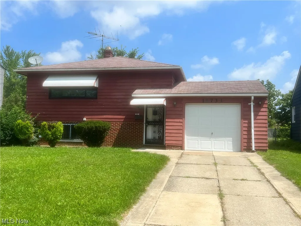 16731 Gerard Ave photo 1