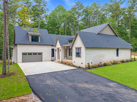 2nd image of 220 Mill Pine Rd