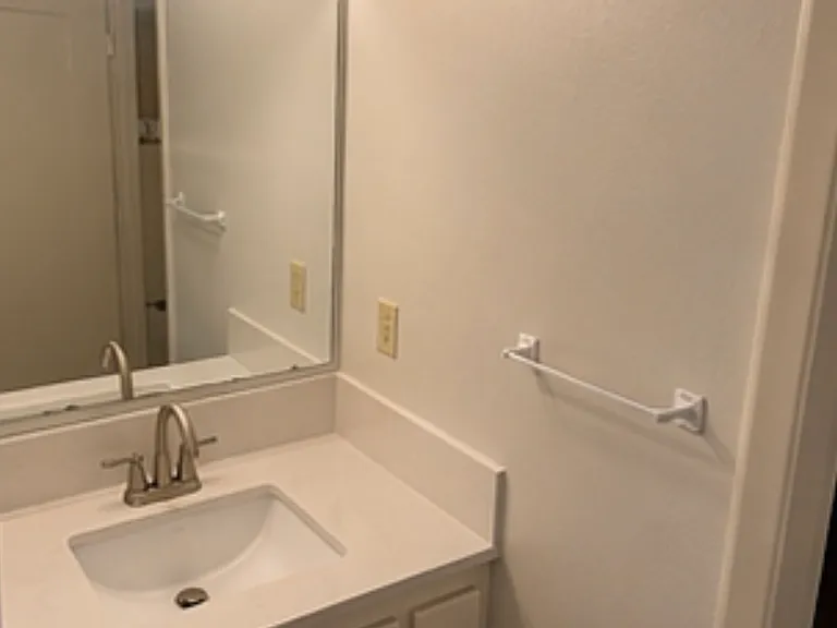 645 W Adams St — Photo 7