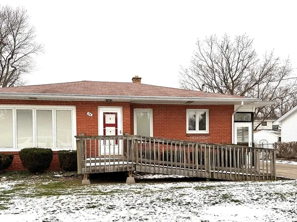 21 6th Ave, Lancaster, NY 14086