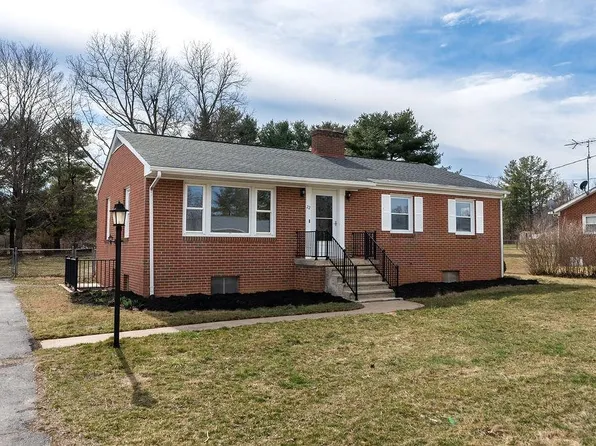 22 Lea Dr, Fishersville, VA 22939