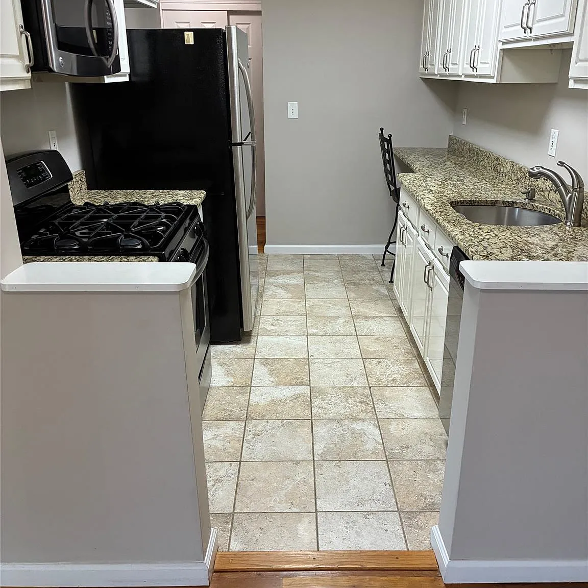 1 bed, 1.0 bath, 754 sqft, $2,300 — Photo 4