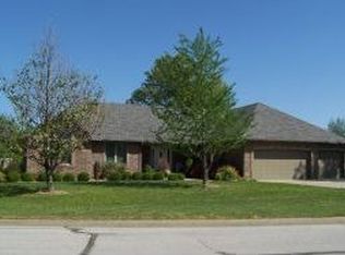 2154 Laura St, Carthage, MO 64836