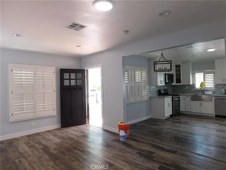 10414 Dorothy Ave — Photo 6