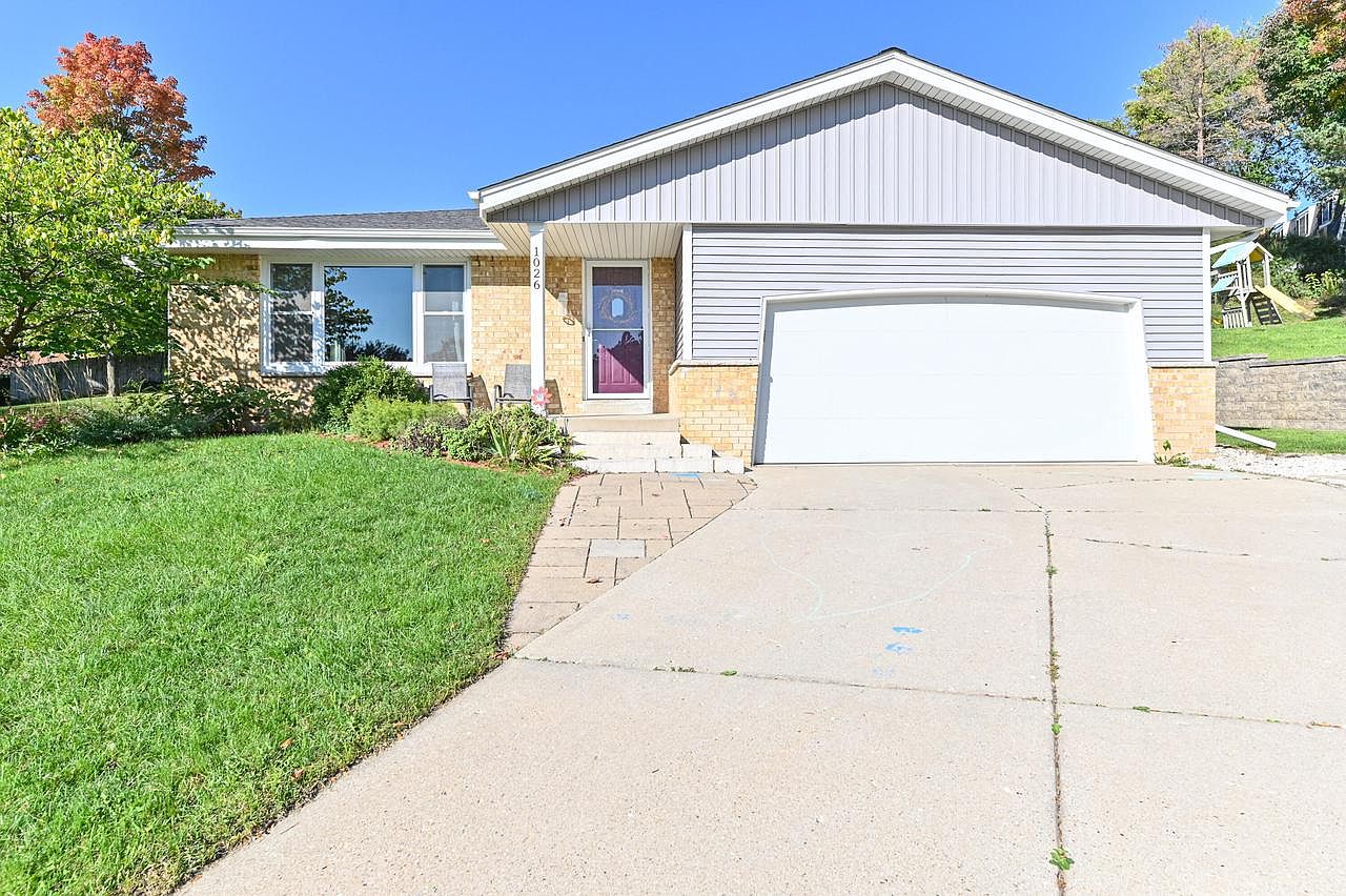 1026 Macarthur COURT, Waukesha, WI 53188 MLS 1852786 Zillow