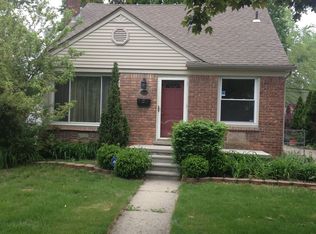 21643 Bournemouth St, Harper Woods, MI 48225