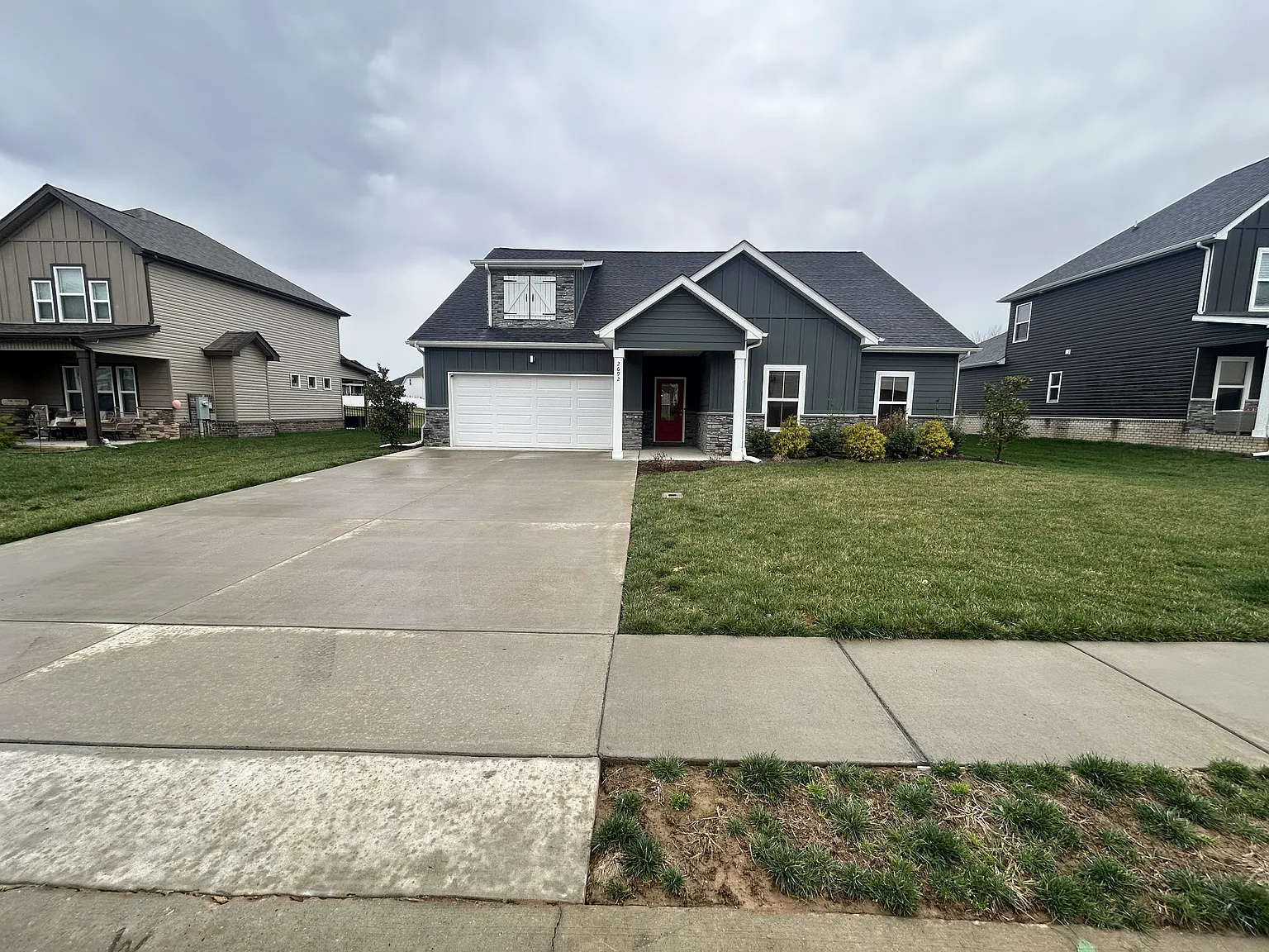 5 bed, 3.5 bath, 2924 sqft, $2,950 — Photo 2