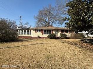 208 W Monroe Ave, Greenwood, MS 38930