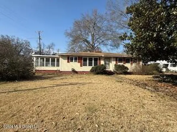 208 W Monroe Ave, Greenwood, MS 38930