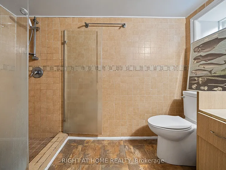 490 Brock Ave #4 — Photo 15