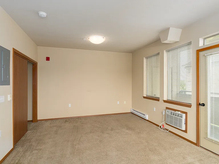 Eagle Point Apartments — Photo 20