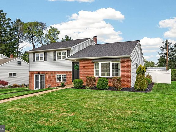 5th image of 21 Red Oak Rd