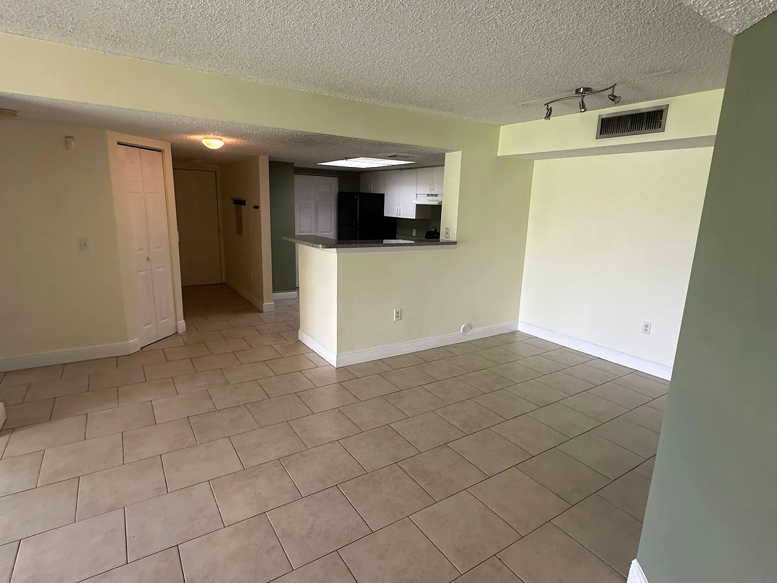 5005 Wiles Rd — Photo 2