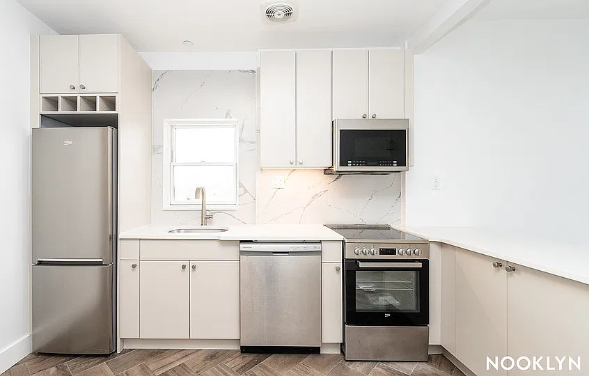 706 Ocean Parkway — Photo 2