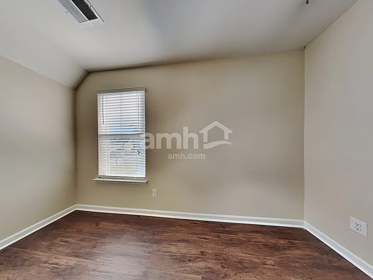 112 Orleans Ct — Photo 15