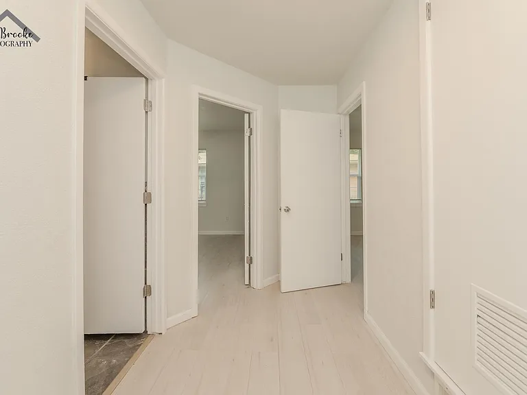 4505 University Ave — Photo 17