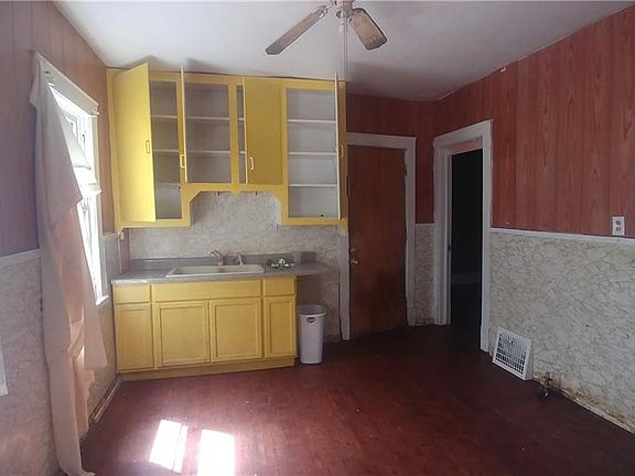 5th image of 29 E Woodlawn Ave