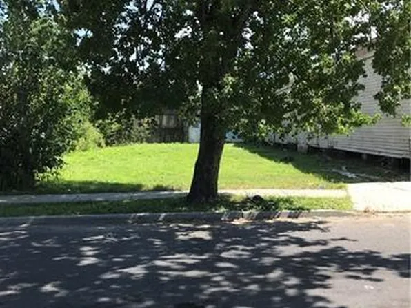 1515 Touro St, New Orleans, LA 70116