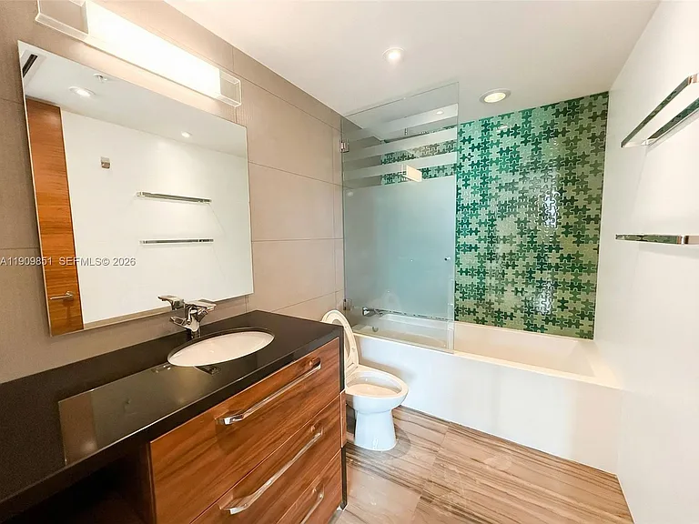 92 SW 3rd St #Penthouse 5213 — Photo 24