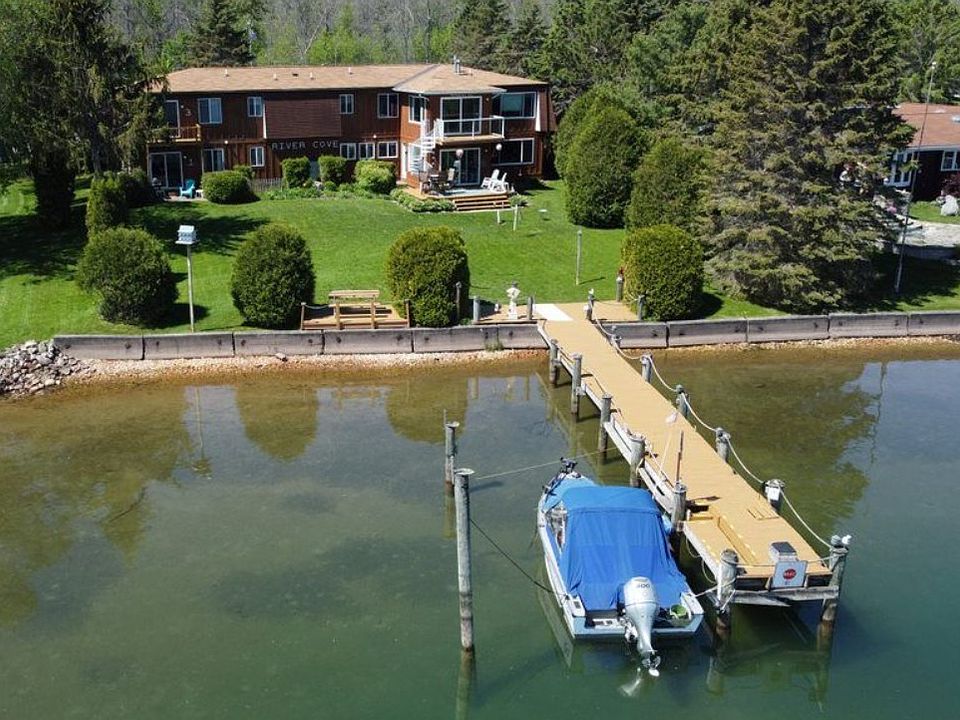 Water front 2 b/r furnished unit faces riverside 1st floor bottom left.