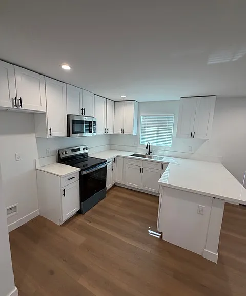 119 W Century Blvd #1/2 — Photo 4