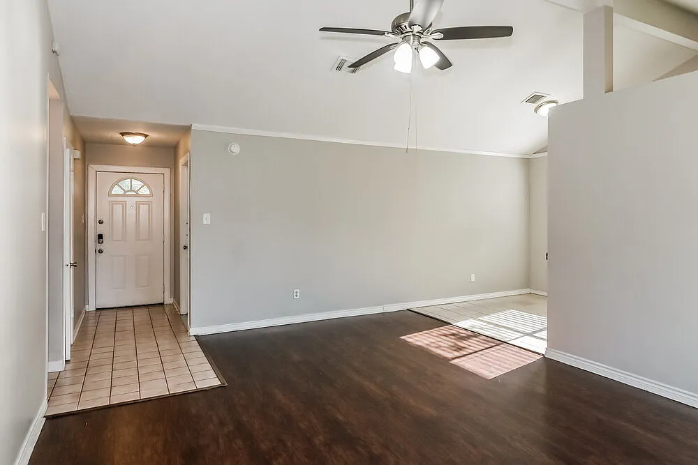 2 bed, 2.0 bath, 1632 sqft, $1,600 — Photo 4