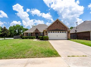 2502 N Vickers Pl, Fayetteville, AR 72704