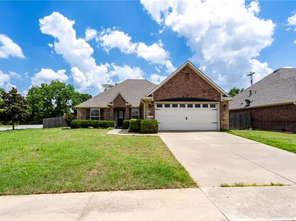 2502 N Vickers Pl, Fayetteville, AR 72704